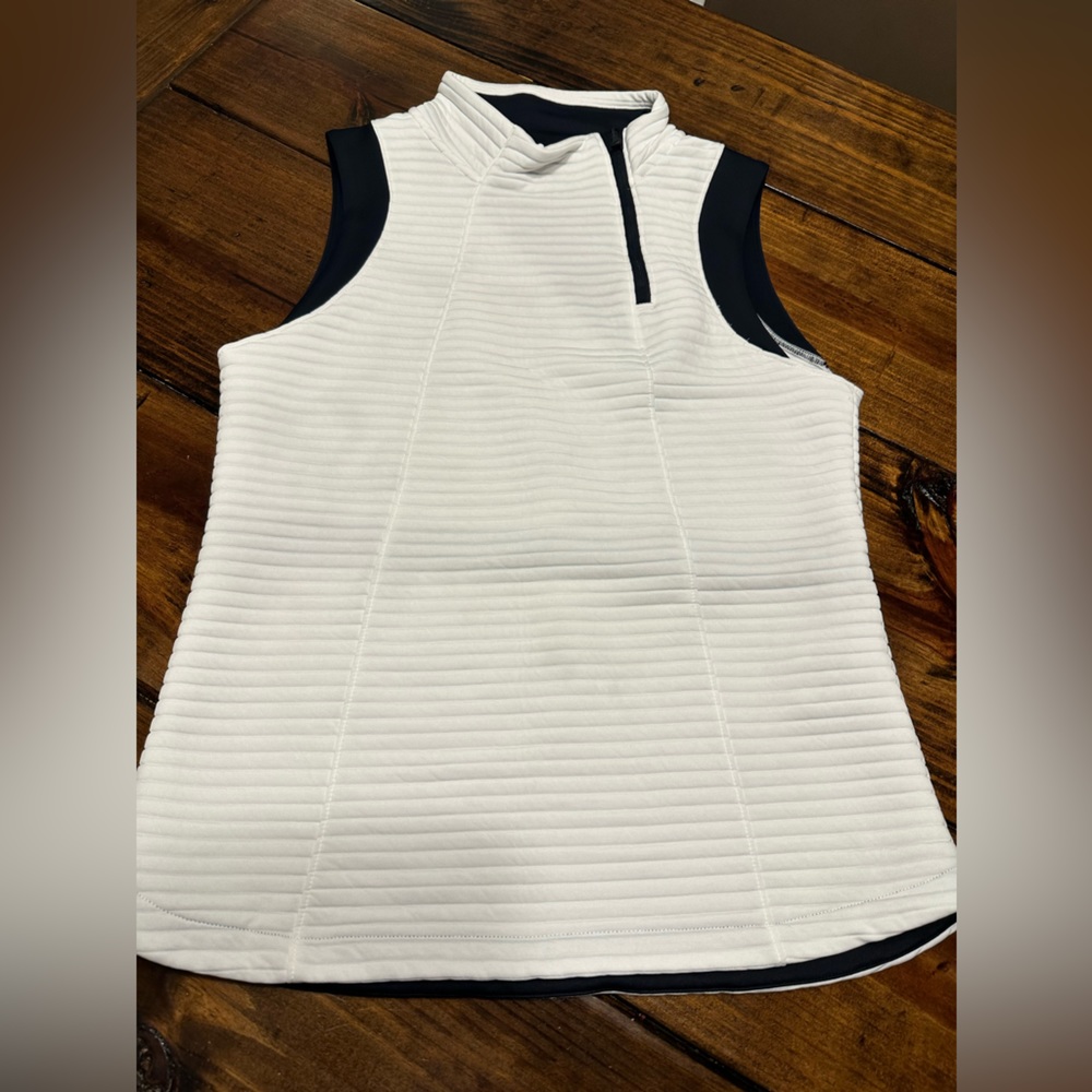 NEW Under Armour Storm Daytona fitted Vest Womens Medium NWOT cold gear